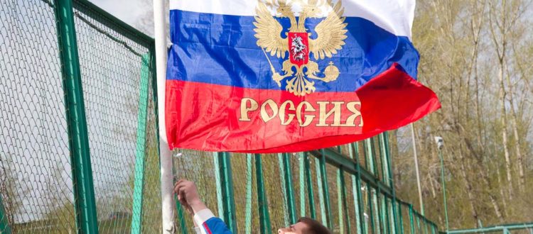 Губернатор Виктор Толоконский дал старт весеннему турниру по футболу на призы футбольного клуба 