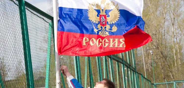 Губернатор Виктор Толоконский дал старт весеннему турниру по футболу на призы футбольного клуба 