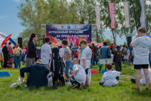 Меценат устроил для детей праздник