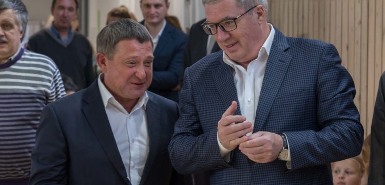 Виктор Толоконский встретился с игроками футбольного клуба 