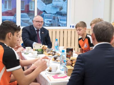 Сенатор Андрей Клишас посетил спорткомплекс «Тотем»