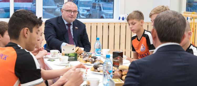 Сенатор Андрей Клишас посетил спорткомплекс «Тотем»
