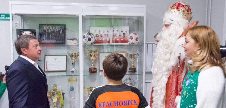 Дед Мороз из Великого Устюга посетил спорткомплекс «Тотем»