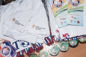Любимая игра девчонок - футбол