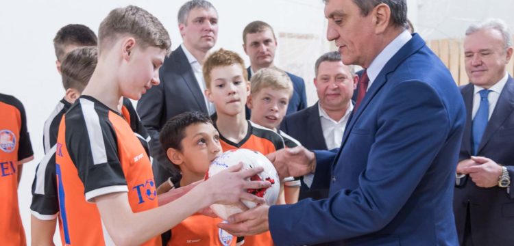 Полпред Президента России в СФО посетил спорткомплекс «Тотем»