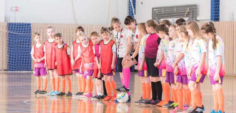 Футбол 8 марта
