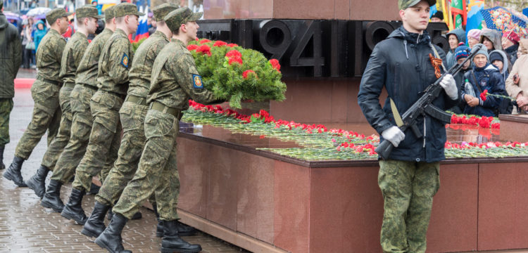 Красноярск отмечает праздник - 9 мая