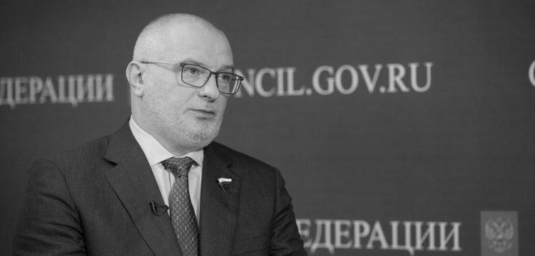А. Клишас поздравил руководителя ФК «Тотем» с победой на соревнованиях по футболу среди команд из детских домов