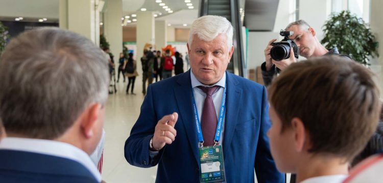 Александр Зорков встретился с юниорами ФК «Тотем»