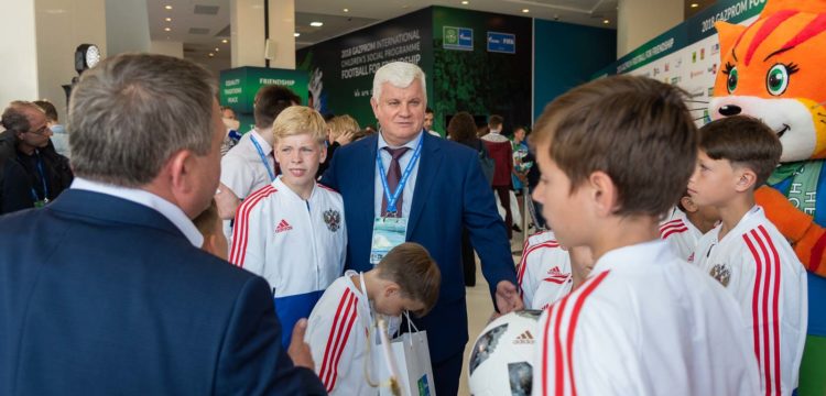 Александр Зорков встретился с юниорами ФК «Тотем»