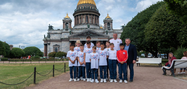 Команда юниоров ФК «Тотем» прибыла в Санкт-Петербург
