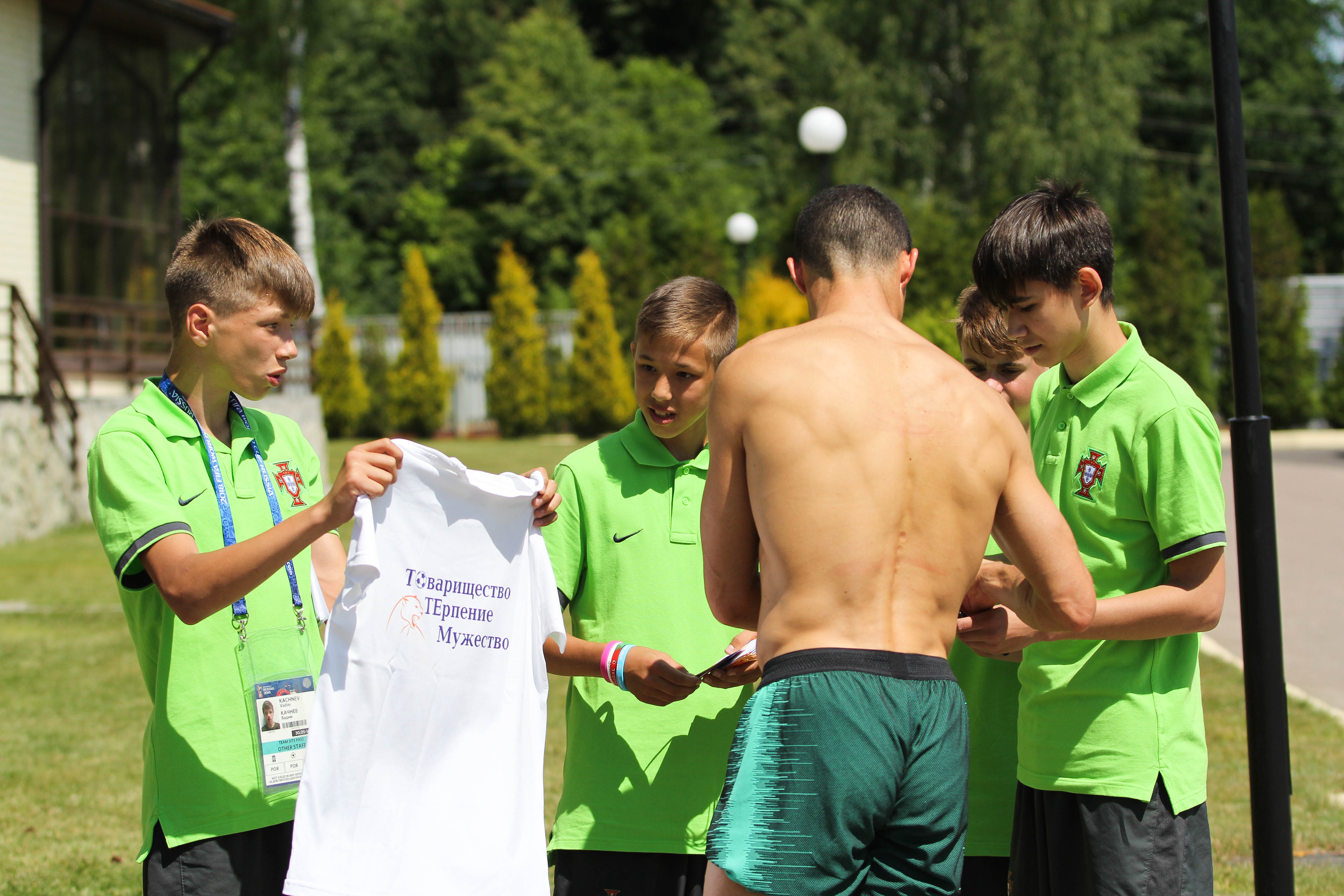 Криштиану Роналдо примерил футболку ФК «Тотем»