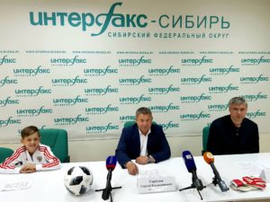 Красноярский ФК «Тотем», являющийся коллективным послом чемпионата мира по футболу в России, начал сбор подписей в поддержку обращения к Президенту РФ, в котором Владимира Путина просят увековечить достижения национальной сборной по футболу. По инициативе прославленного клуба, предлагается в честь успехов российских футболистов на ЧМ-2018 выпустить монеты с изображениями героев нашей команды.