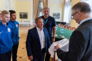 ФК «Тотем» по прибытию в Варшаву посетил посольство России