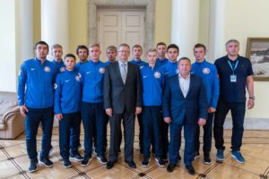 ФК «Тотем» по прибытию в Варшаву посетил посольство России