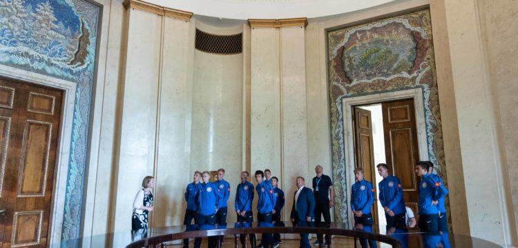 ФК «Тотем» по прибытию в Варшаву посетил посольство России