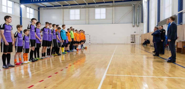 В ФСБ отметили свой праздник футбольным матчем