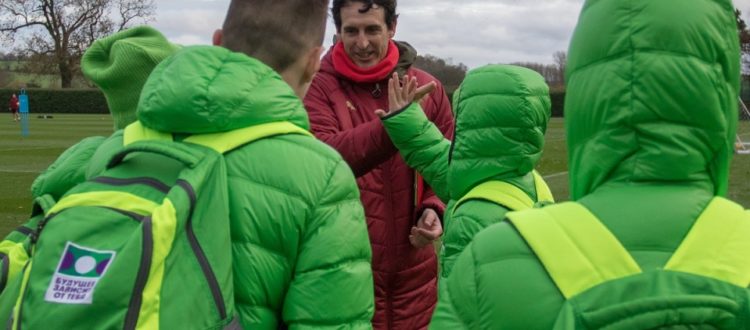 Юные футболисты из «Тотема» познакомились с Унаи Эмери и сыграли «двусторонку» с Петером Чехом