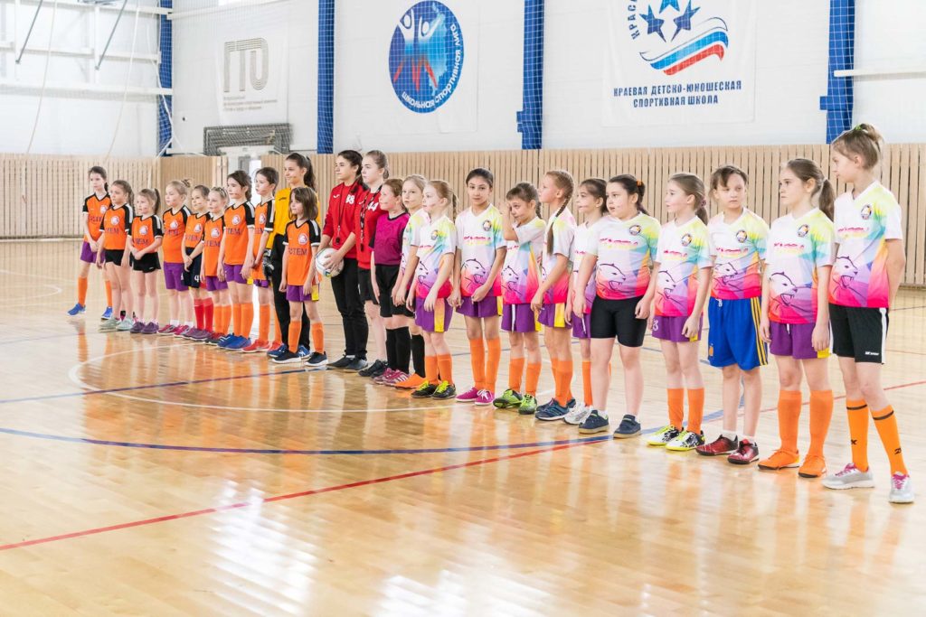 В Красноярске прошел Кубок по мини-футболу «8 марта» на призы ФК «Тотем»