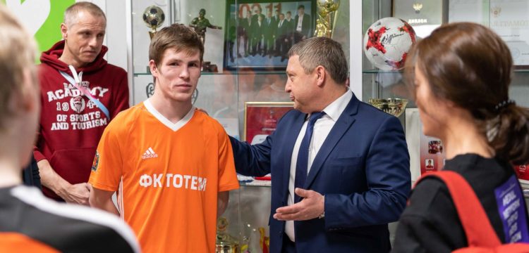 ФК «Тотем» провёл матч с делегацией FISU
