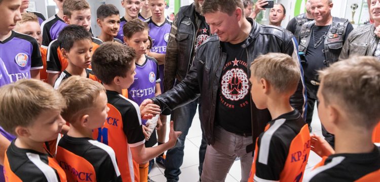 Байк-клуб «Ночные волки» в гостях у ФК «Тотем»