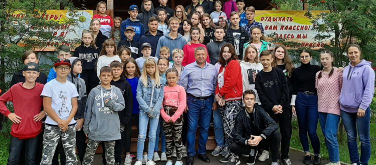 Президент ФК «Тотем» Сергей Горбунов посетил лагерь «Юность»