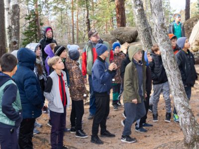 Ребята из ФК «Тотем» посетили эко-школу на «Столбах»