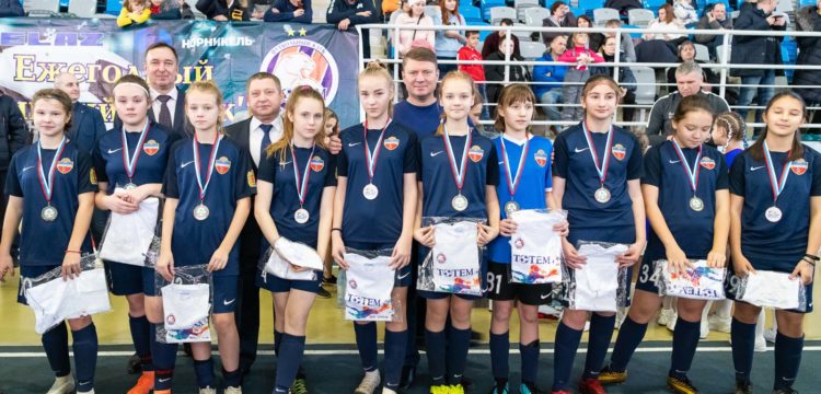В Красноярске прошел «Зимний Кубок» по мини-футболу на призы ФК «Тотем»