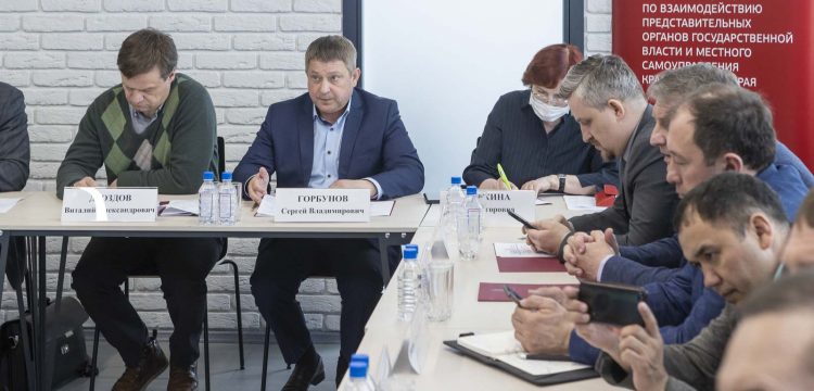 Особое внимание к молодежи и семья