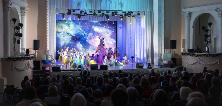 Кировский район поздравили с Новым годом