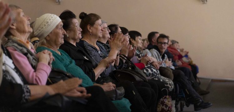 Кировский район поздравили с Новым годом