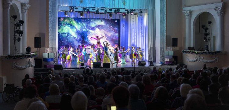 Кировский район поздравили с Новым годом
