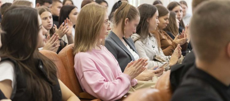 Будущие специалисты включаются в волонтерское движение