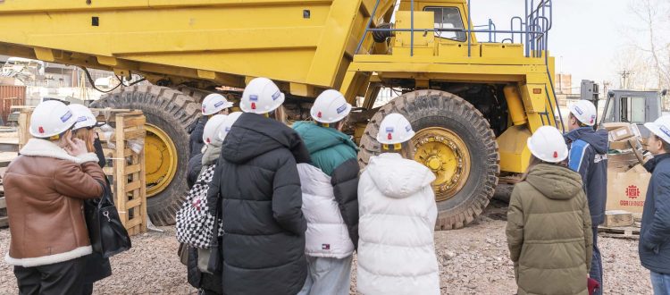 Молодежи нужны наставники в выборе профессии