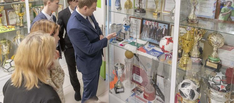 Молодежи нужны наставники в выборе профессии