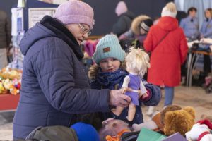 Помощь семьям Дивногорска ко Дню Матери