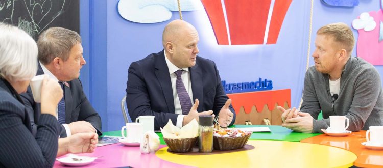 Звездный режиссер Антон Богданов откроет киношколу в Красноярске