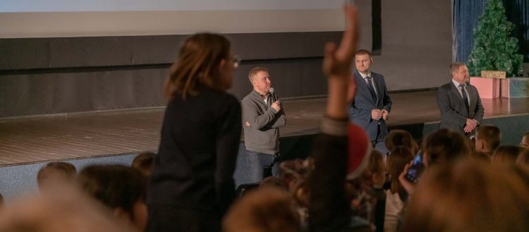 Звездный режиссер Антон Богданов откроет киношколу в Красноярске