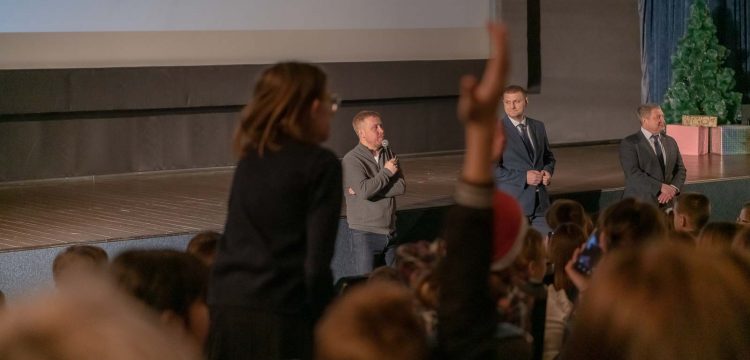 Звездный режиссер Антон Богданов откроет киношколу в Красноярске