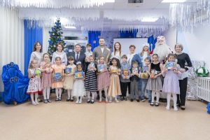 «Елка волшебства» принесла праздник ребятам детских домов
