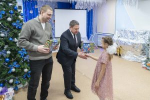 «Елка волшебства» принесла праздник ребятам детских домов