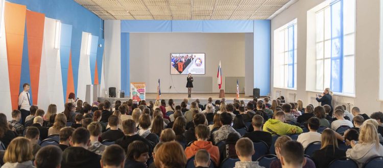 Студенты выбирают волонтерский центр «Первые»
