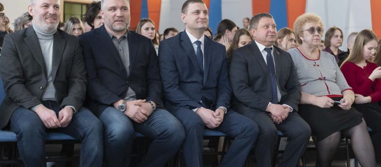 Студенты выбирают волонтерский центр «Первые»