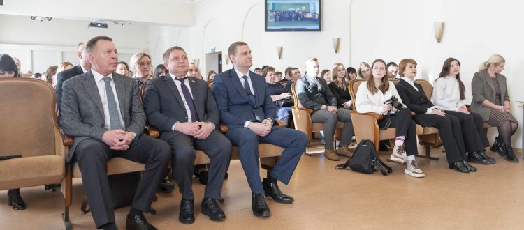 Чествование отличившихся преподавателей и студентов