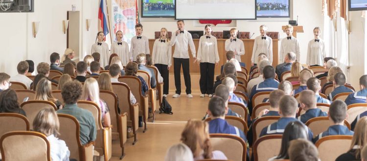 Чествование отличившихся преподавателей и студентов