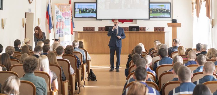 Чествование отличившихся преподавателей и студентов