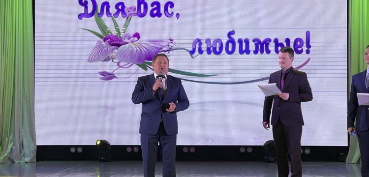 Поздравления прекрасных женщин с 8 марта