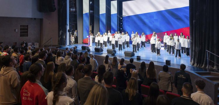 Молодежь со всего мира открывает Красноярск