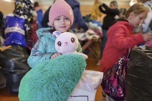«Тотемка» оказала вещевую помощь жителям Манского района
