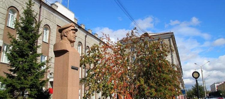 Памятник Сергею Кирову